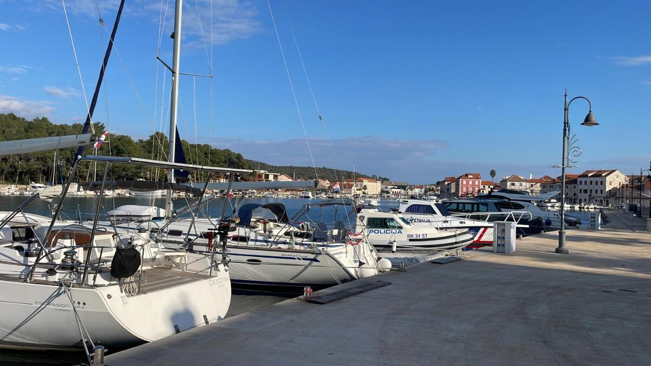 Fredys Apartments Stari Grad  Bagian luar foto