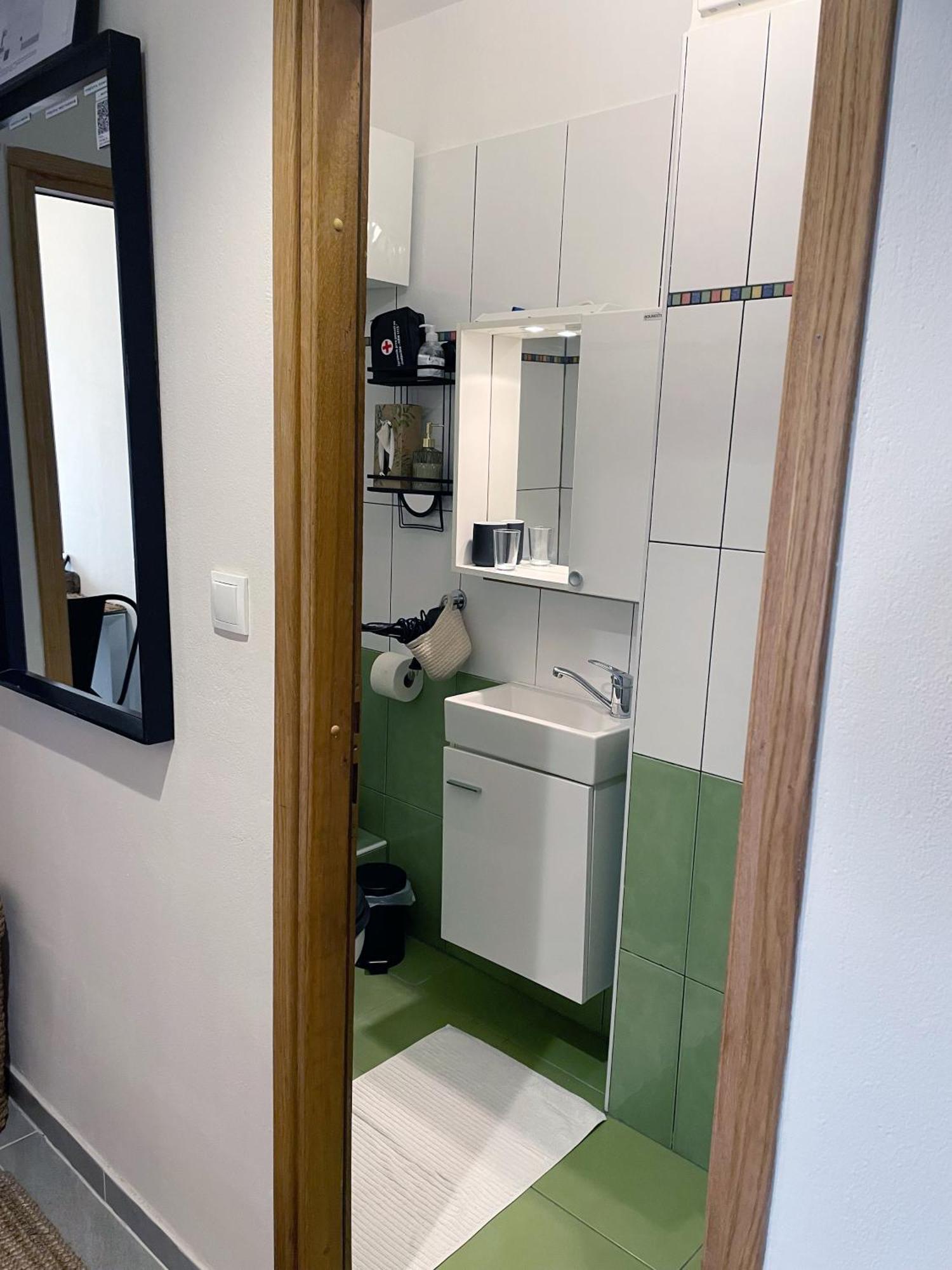 Fredys Apartments Stari Grad  Bagian luar foto
