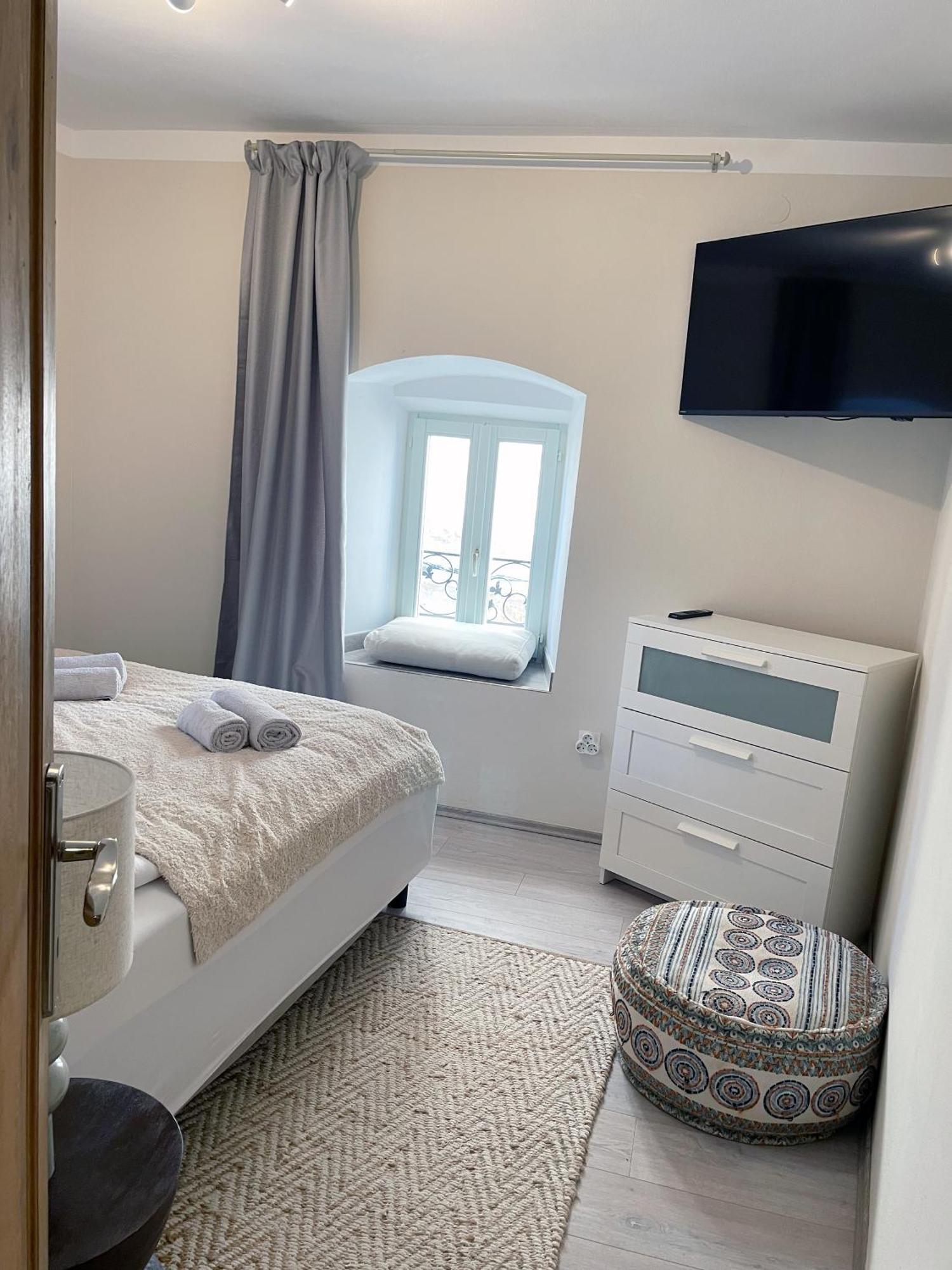 Fredys Apartments Stari Grad  Bagian luar foto